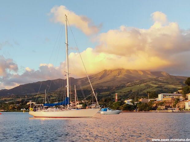 SY Montana vor Anker in Guadeloupe